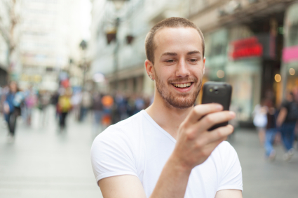 Traveler with smartphone